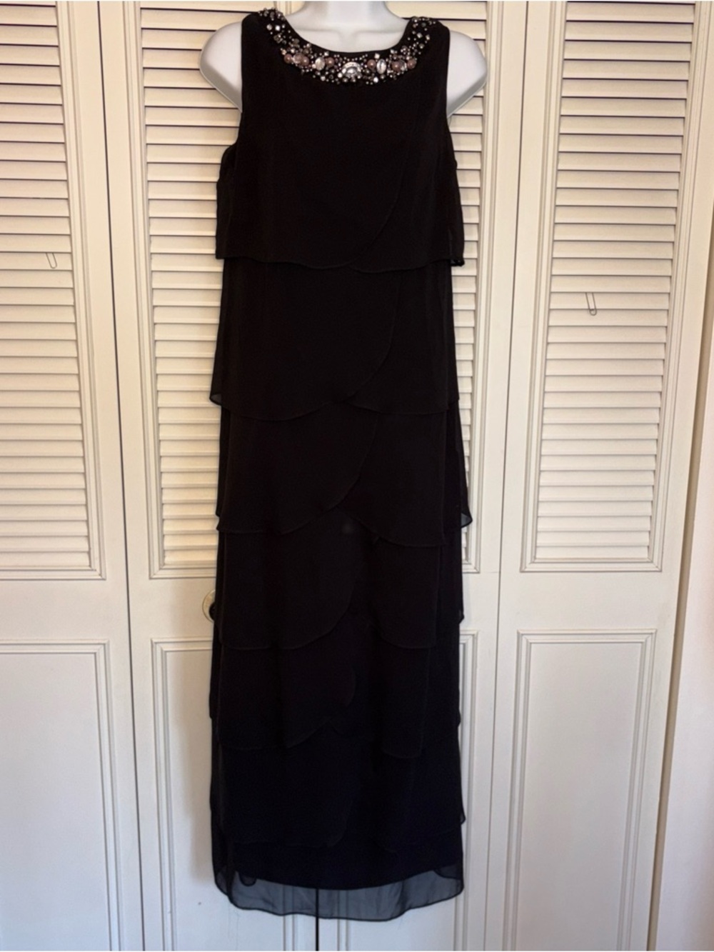 R&M Richards Black Formal Evening Dress Sz 8 Mother Of Bride Beaded Layered